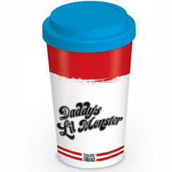 Taza de Viaje Oficial de Warner con el motivo de Daddy's Lil Monster, revive las aventuras de Harley Quinn y todos sus compañeros del Escuadrón Suicida con esta taza realizada en cerámica.