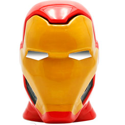 Taza oficial sensible al calor con el motivo en 3D del famoso casco de Iron Man en el popular personaje de Marvel Comics, la taza está realizada en cerámica con una capacidad de 450 ml.
