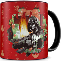 Taza oficial con el motivo De Darth Vader celebrando la Navidad basada en la saga de Star Wars, la taza está realizada en cerámica con una capacidad de 0,33 litros, incluye grabados en el exterior. 