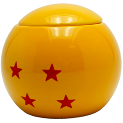 Taza oficial con la forma de la Bola de Dragón basada en la serie DragonBall Z, realizada en cerámica con una capacidad de 0,30 litros, incluye grabados en el exterior.