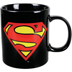 Taza Gigante del Logo de Superman basado en los comics de DC Comics. La taza está realizada en cerámica con una capacidad de 0,75 litros, incluye grabados en el exterior.