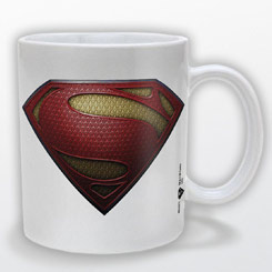 Taza oficial de DC Comics con el motivo texturizado del Logo de Superman imitando al traje que aparece en la película del Hombre de Acero.