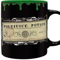 Taza oficial de Warner con el motivo de la Polyjuice Potion de la saga de Harry Potter, realizada en cerámica con una capacidad de 0,33 litros, incluye grabados en el exterior. Viene en caja de regalo.