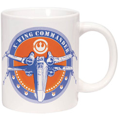 Taza oficial de Star Wars con el motivo de X-Wing StarFighter Commander realizada en cerámica con una capacidad de 0,30 litros, incluye grabados en el exterior. Viene en caja de regalo.